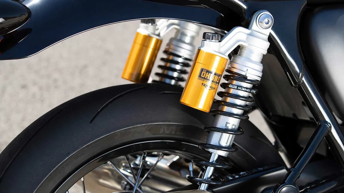Triumph thruxton r horsepower on sale
